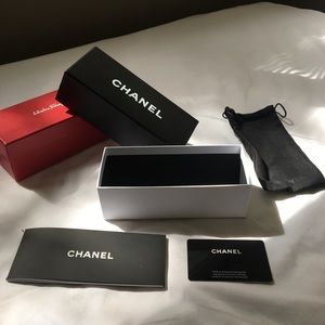 🦋 Chanel sun glass box